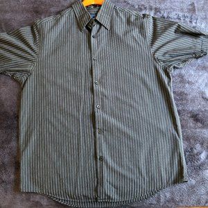 Material London Men's Medium Short Sleeve Button Shirt